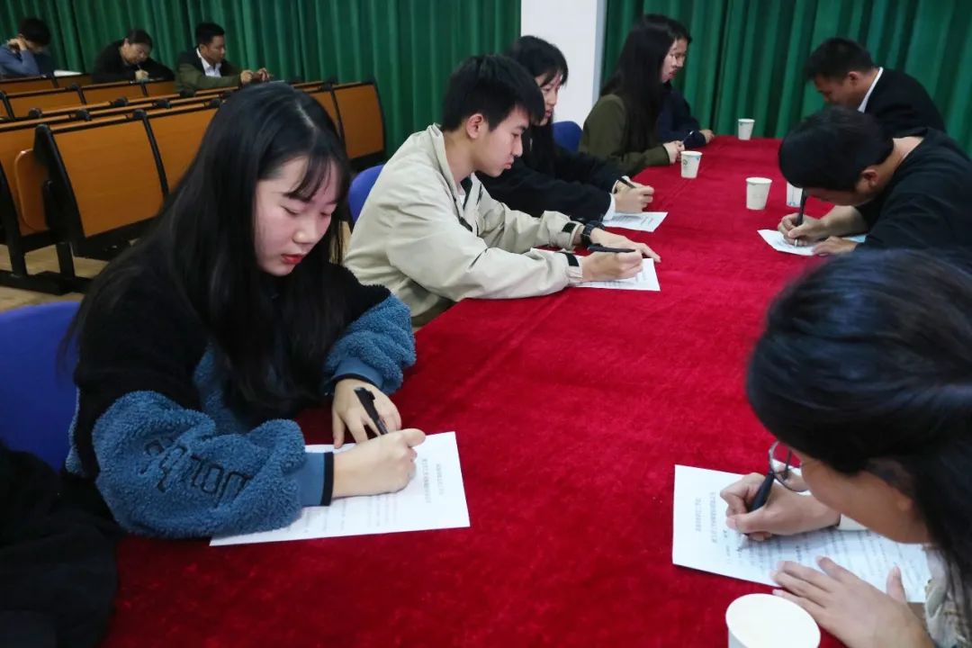 匠心赋能 微光引路_万利国际