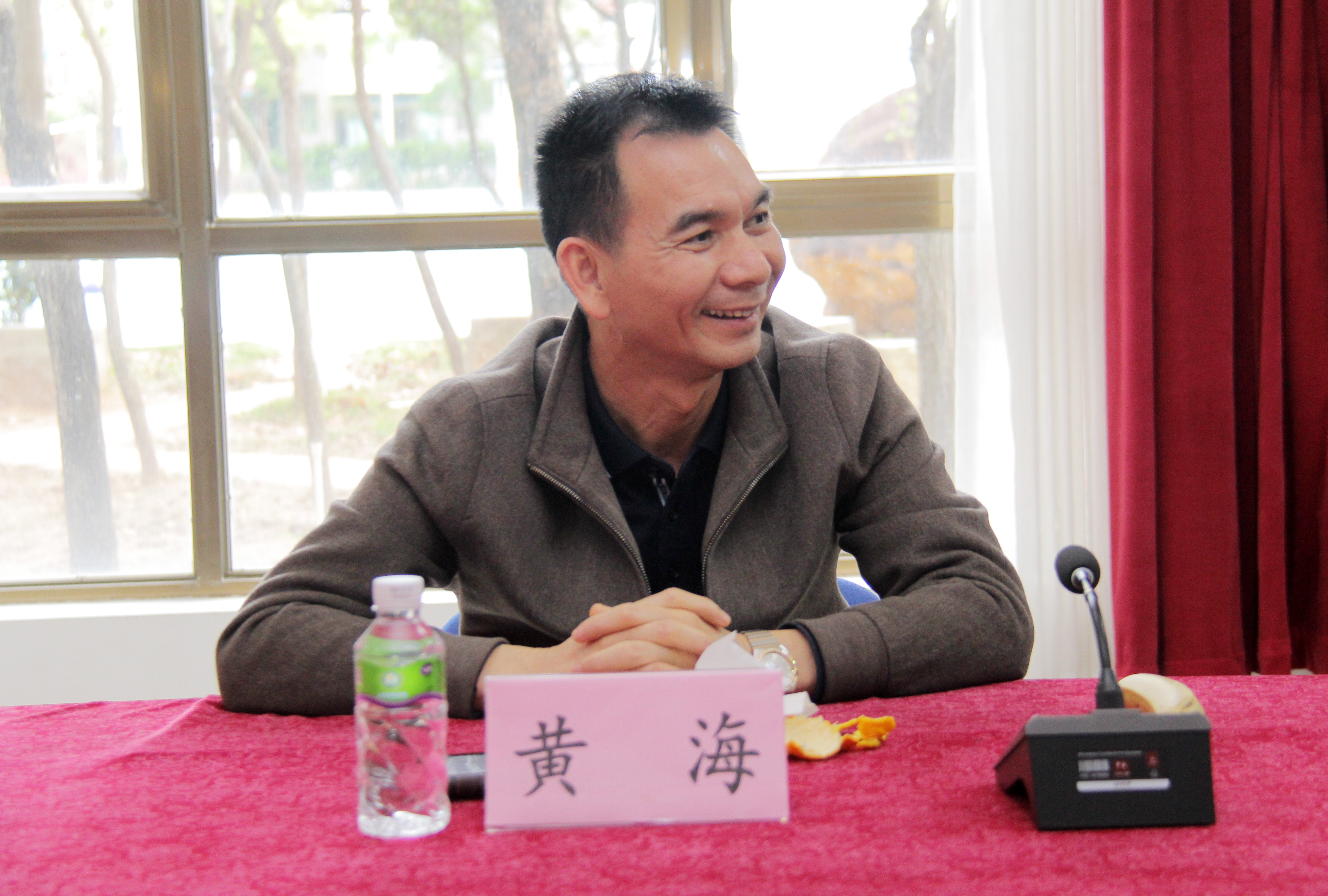 谛听心声　共筑未来丨我校召开2024年春季学期系列学生座谈会和周末留校干部座谈会_万利国际
