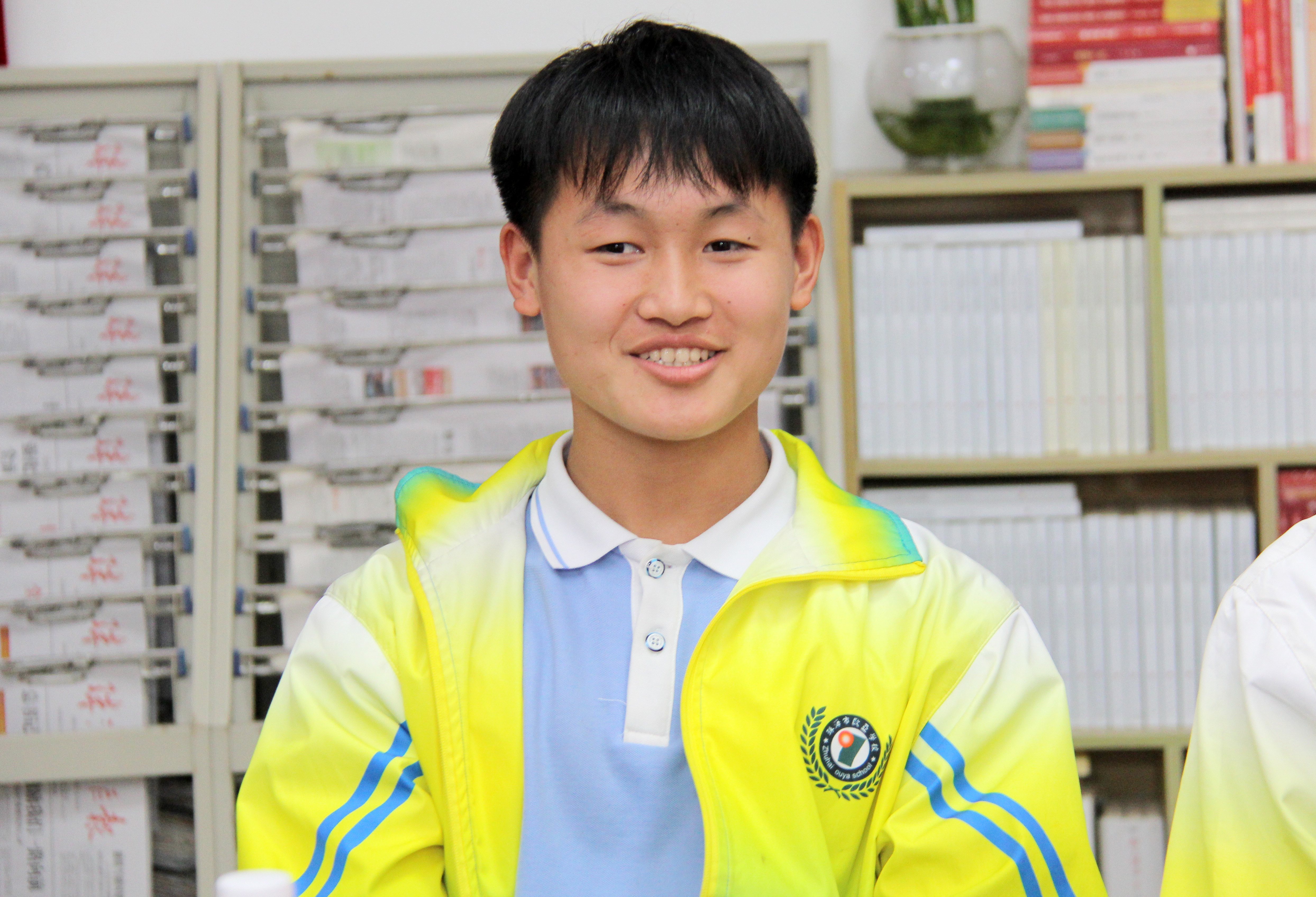 谛听心声　共筑未来丨我校召开2024年春季学期系列学生座谈会和周末留校干部座谈会_万利国际