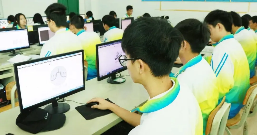 《接待上技校》丨快来看看读技校有哪些利益~_万利国际