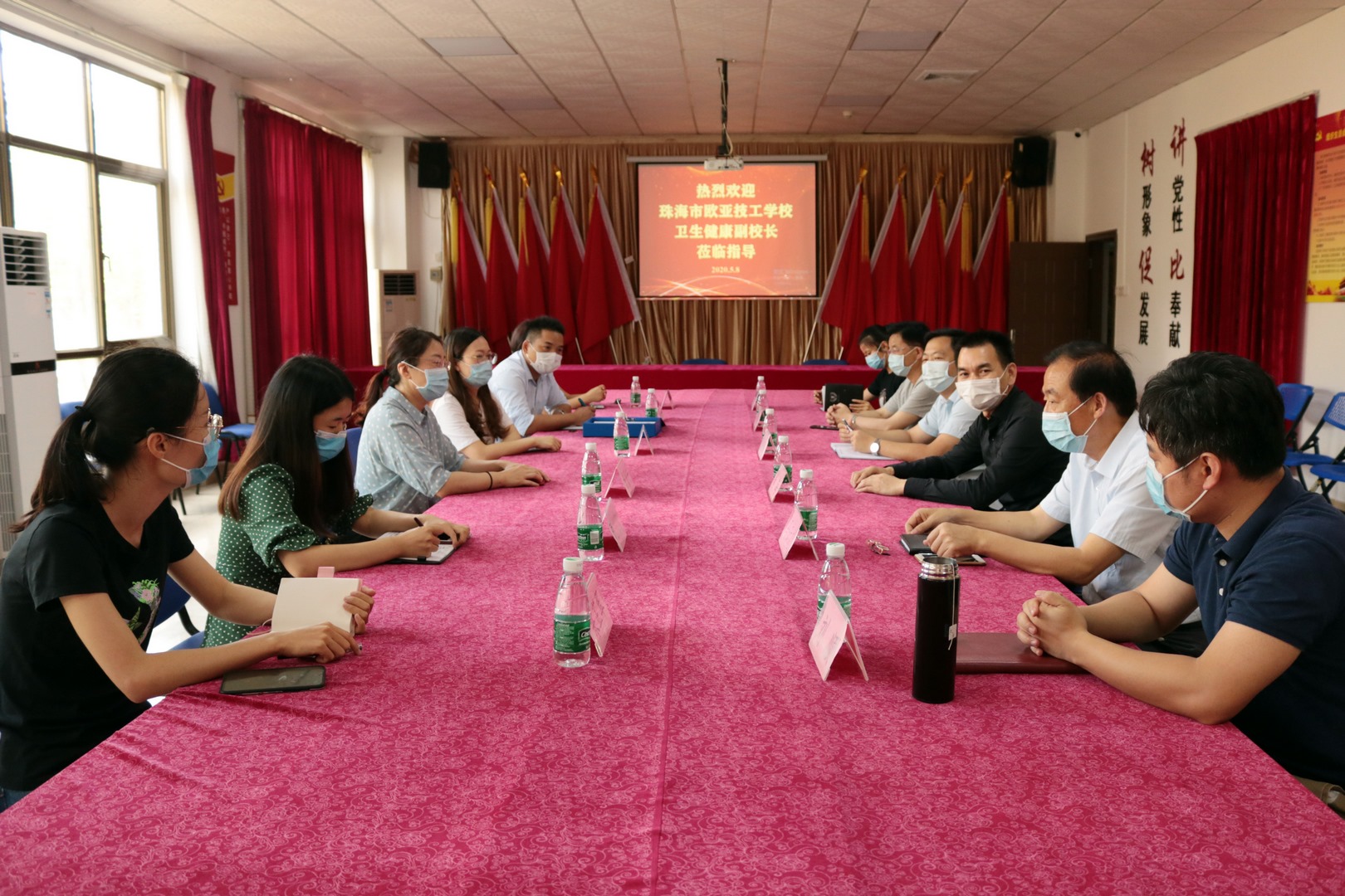 康健校园 医校联动丨我校卫生康健副校长匡嘉丽到校指导疫情防控事情_万利国际